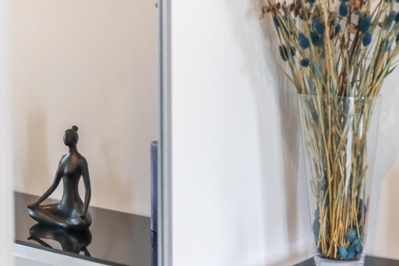 Vita Portucale ! Modern Apartment With Garage Lisbon Bagian luar foto