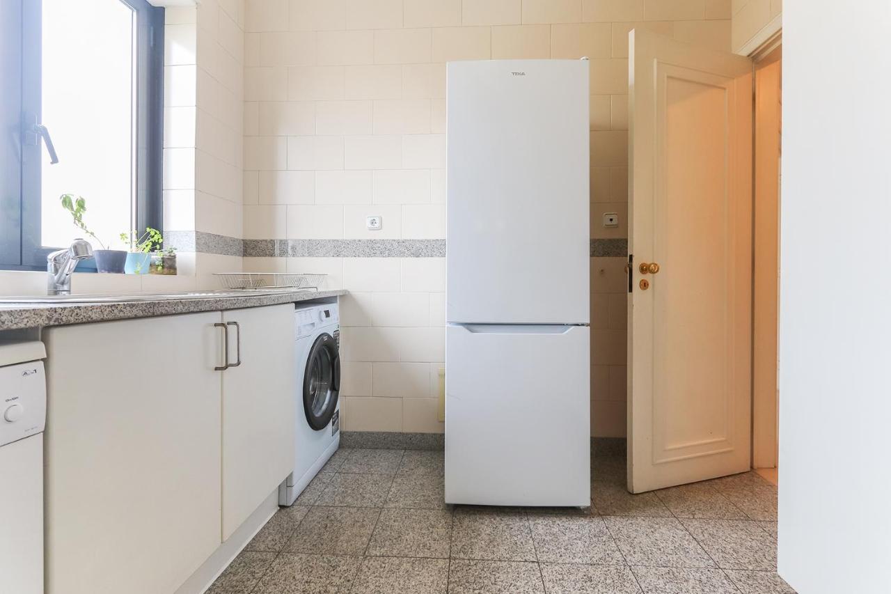 Vita Portucale ! Modern Apartment With Garage Lisbon Bagian luar foto