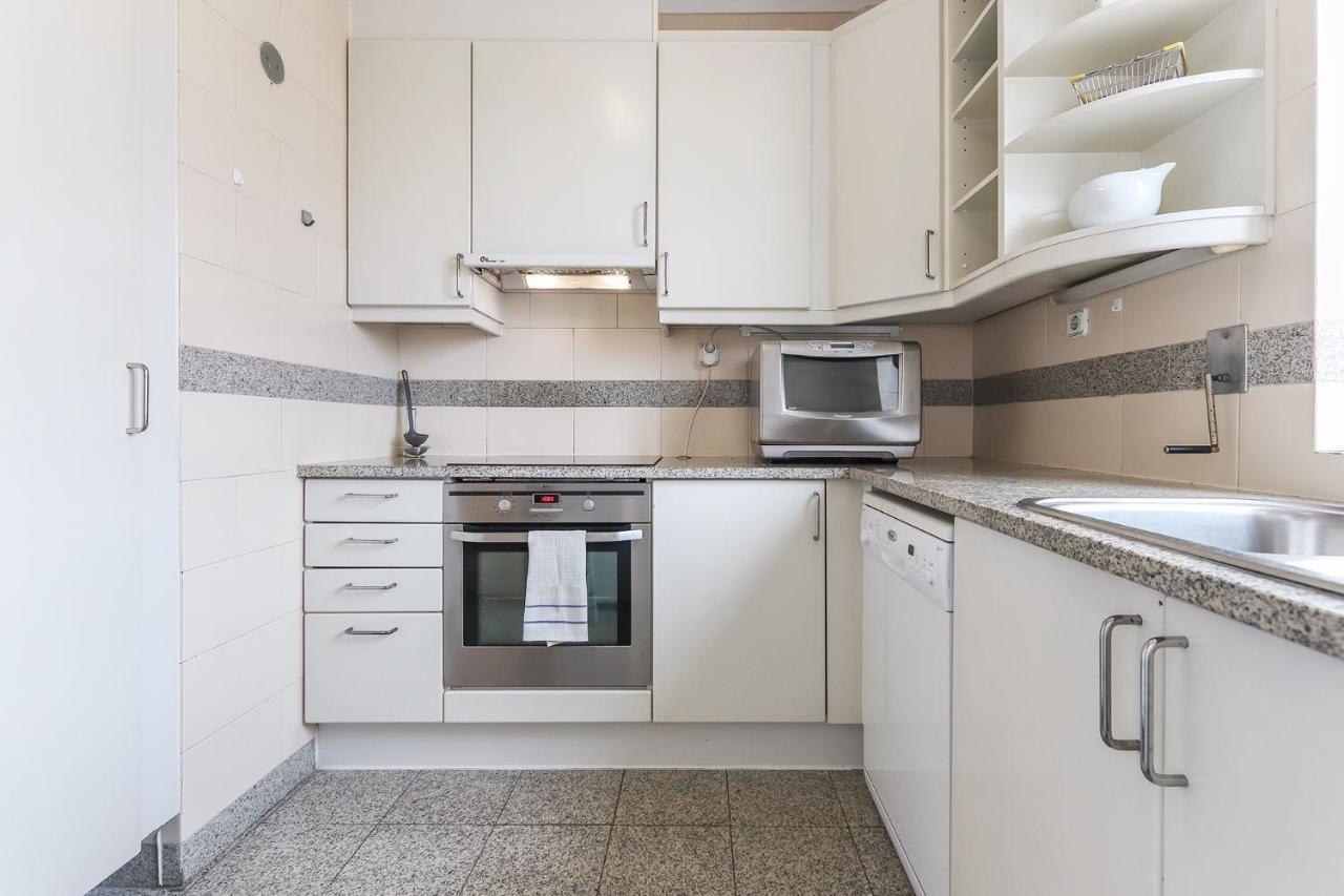 Vita Portucale ! Modern Apartment With Garage Lisbon Bagian luar foto